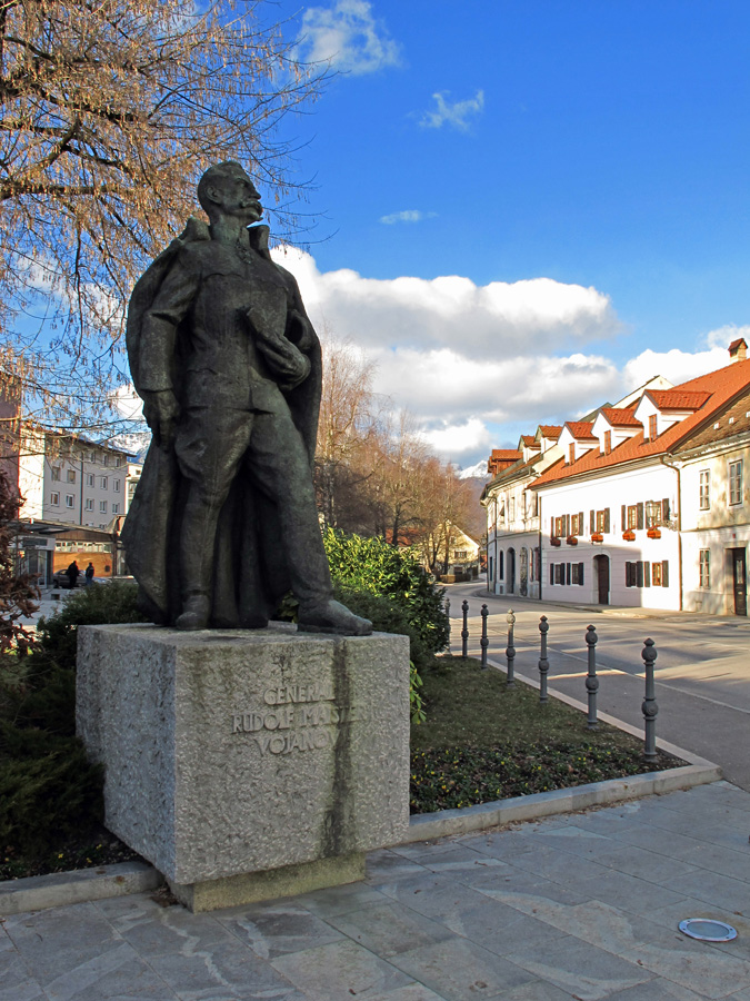 Anton Sigulin, Rudolf Maister, 1970, Kamnik, vir: http://2.bp.blogspot.com/-ejzuBhLpSJM/Ty_uYVCoHCI/AAAAAAAAB9A/oy2XiQxCAEY/s1600/Kamnik+general+Rudolf+Maister+01.jpg